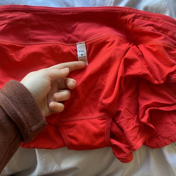 Lululemon Hotty Hot Low-Rise Lined Shorts , mini shorts - Picture 6 of 6